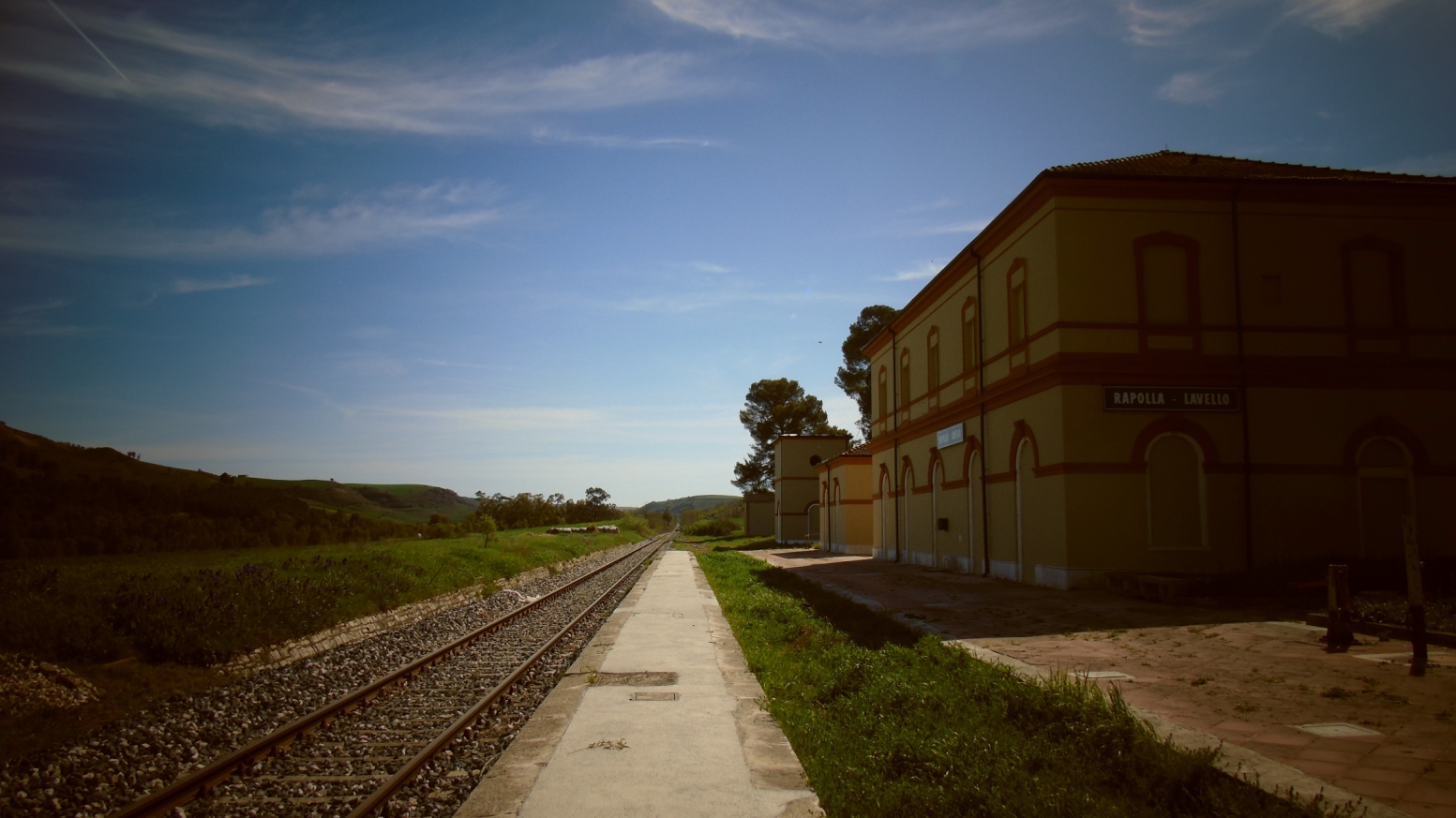 In agro di Venosa - Dismessa stazione ferroviaria di Rapolla - Lavello