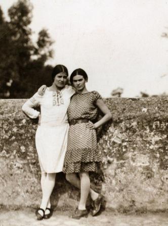 Anonimo, Tina Modotti e Frida Kahlo, Messico D.F., 1928
