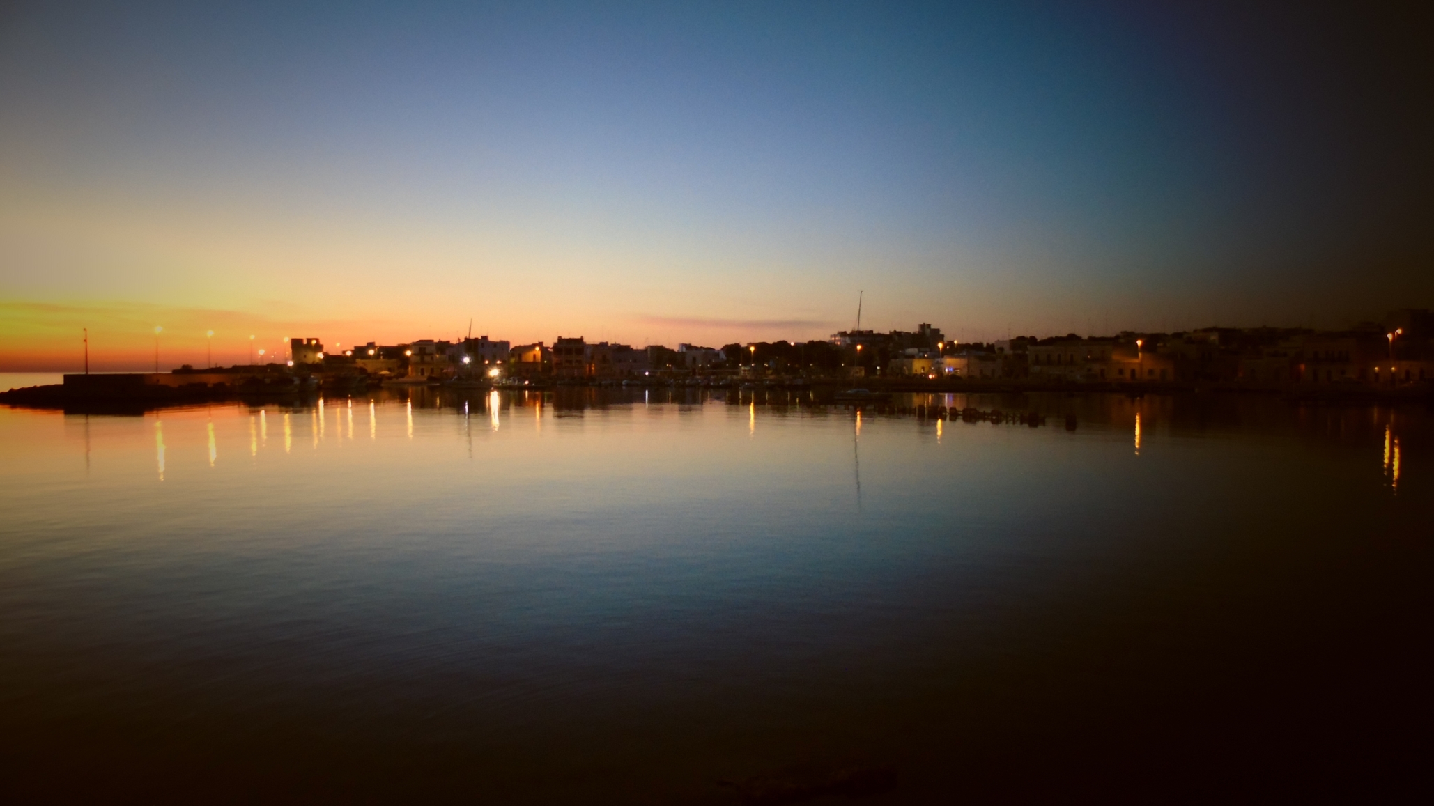 Alba al porto di Bari Santo Spirito - Fotografia di Leonardo Basile - immagine 2