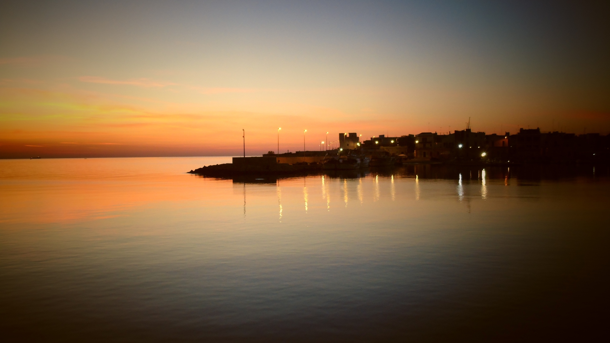 Alba al porto di Bari Santo Spirito - Fotografia di Leonardo Basile - immagine 5