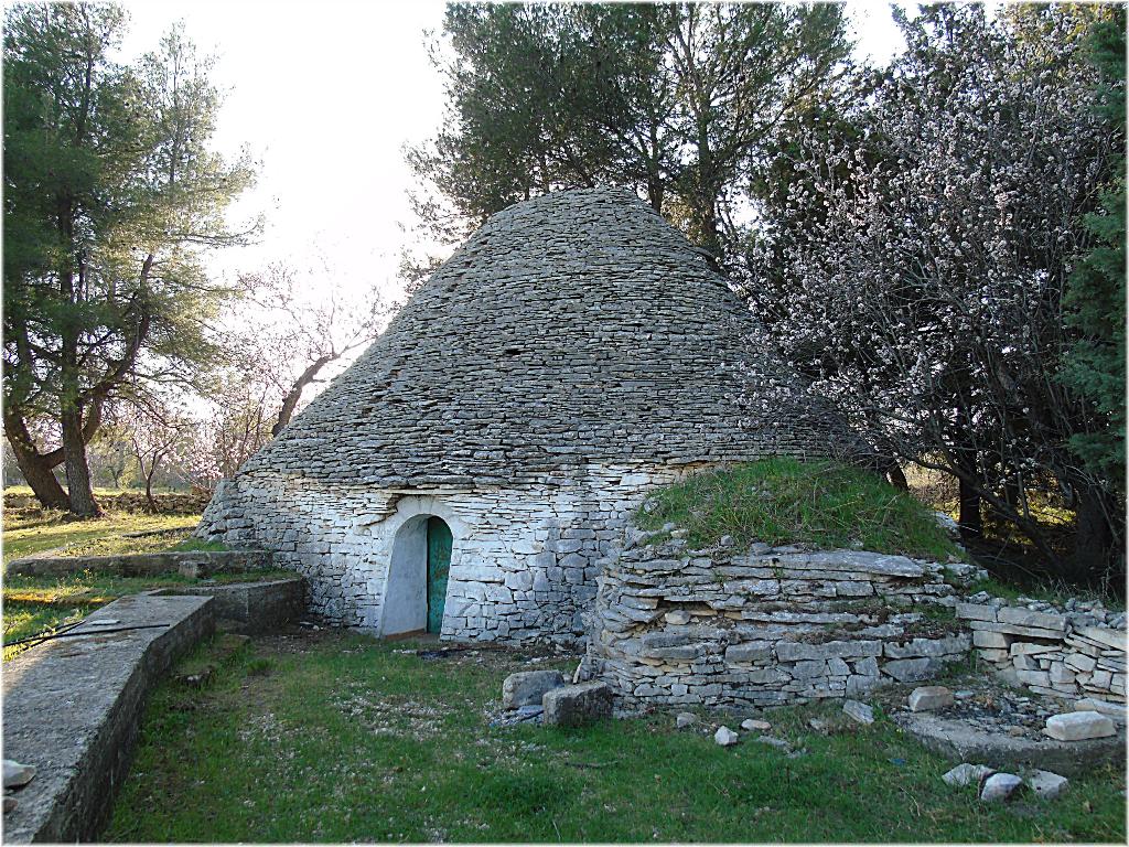 Caratteristico Trullo in agro coratino (oltre Calendano) .