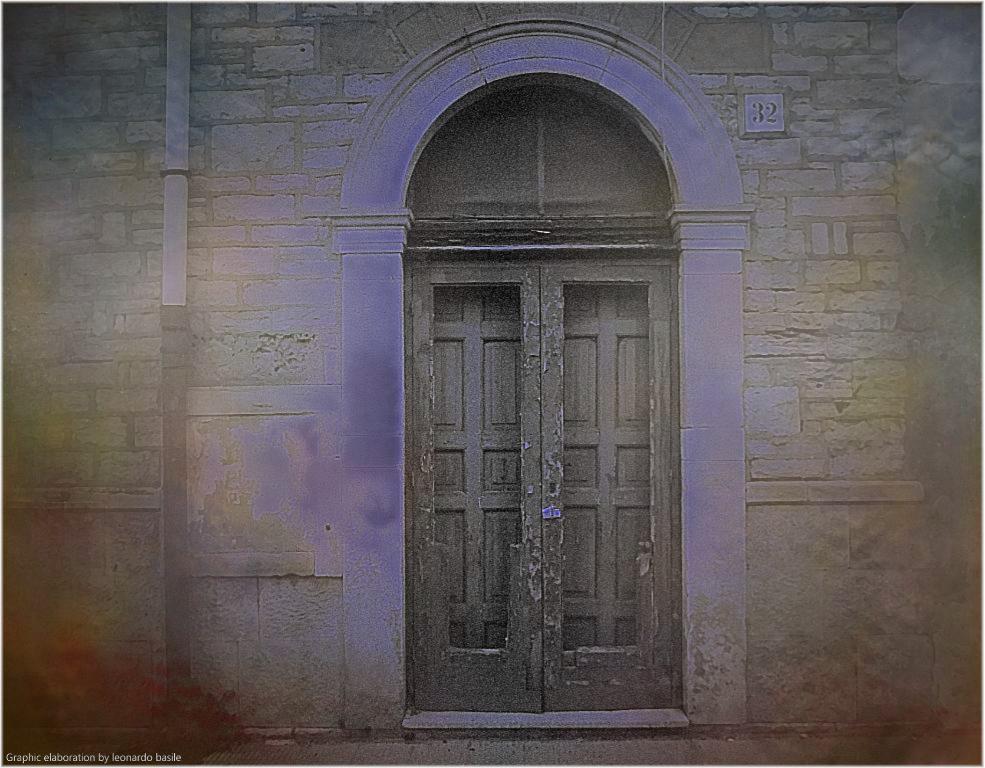 Una graziosa porta d'ingresso in via Fiume
