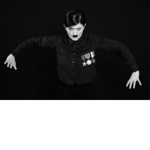 Elena_Bellantoni_still_da_video_The_Banality_of_Evil_in_69_gestures_video_in_loop_557_3_17941